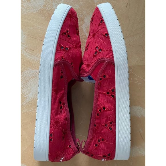 Koolaburra By UGG Ortholite Comfort Red Amiah Eyelet Slip On Sneakers Size 8 GUC - Picture 3 of 8